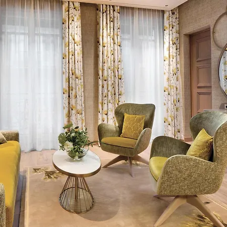 La Demeure Montaigne Paris