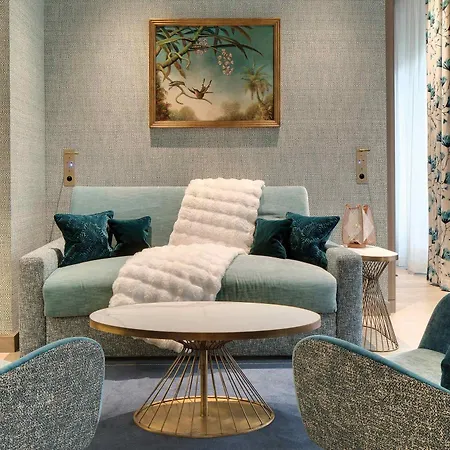 La Demeure Montaigne Hotel Paris