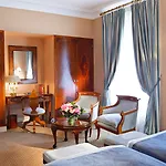La Demeure Montaigne Hotel 5*