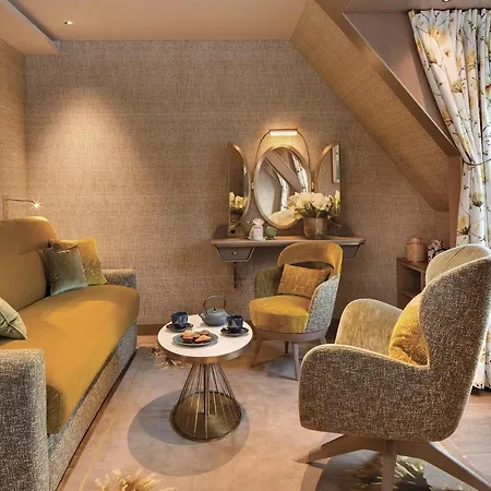 La Demeure Montaigne 5* Париж