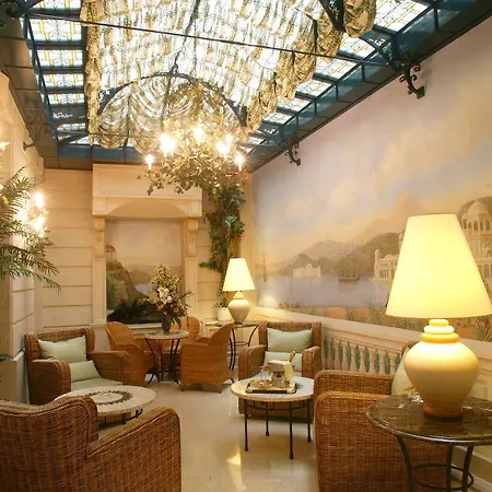Отель La Demeure Montaigne 5*