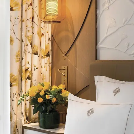 La Demeure Montaigne Hotel