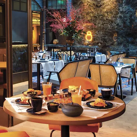 Hotel La Demeure Montaigne Paříž