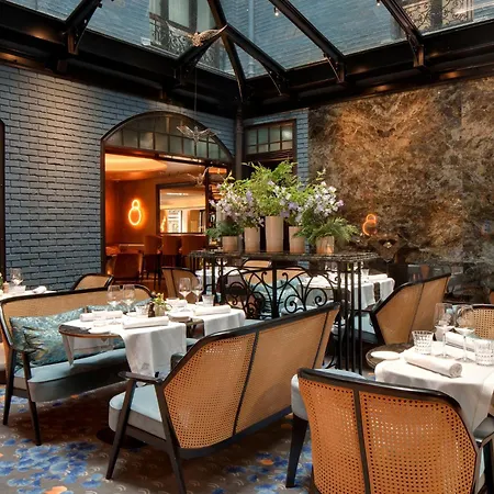 Hotel La Demeure Montaigne Paříž