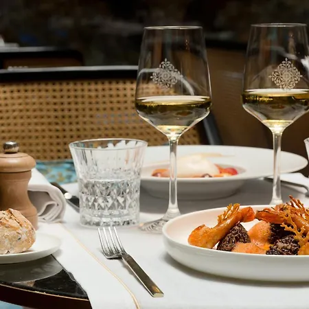 La Demeure Montaigne 5* Paříž