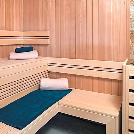 Hotel La Demeure Montaigne 5*