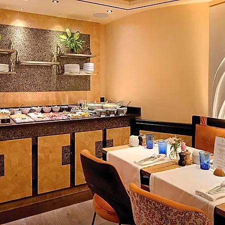 La Demeure Montaigne 5*