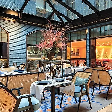 La Demeure Montaigne Hotel 5*