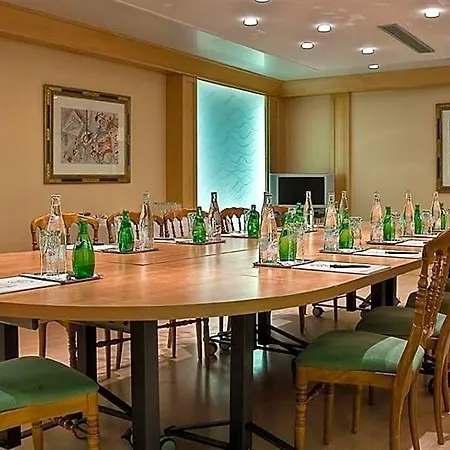 La Demeure Montaigne Hotel Paris