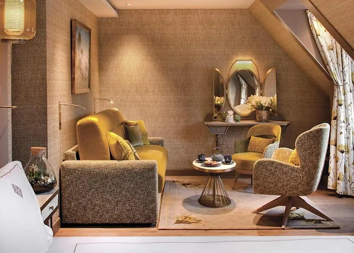 ホテル La Demeure Montaigne パリ