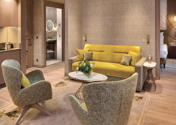 ホテル La Demeure Montaigne 5*