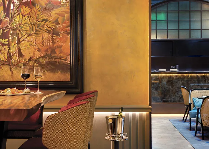 La Demeure Montaigne Отель