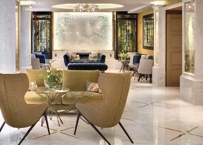 La Demeure Montaigne Hotel 5*