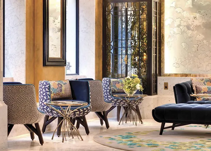 ホテル La Demeure Montaigne パリ