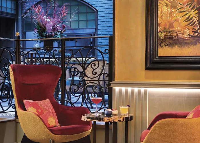 ホテル La Demeure Montaigne パリ