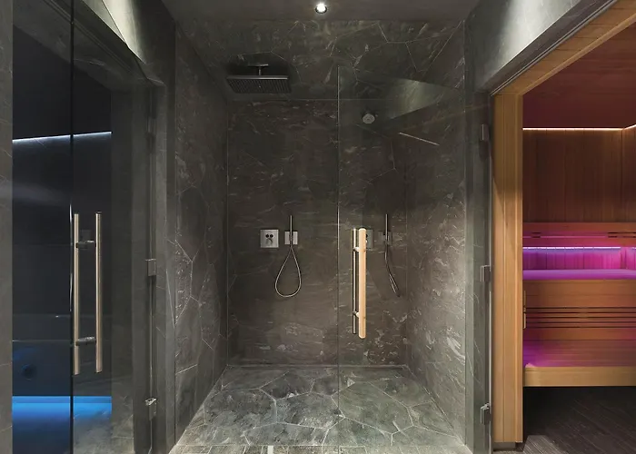 Hotel La Demeure Montaigne Paris