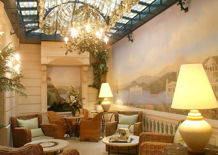 ホテル La Demeure Montaigne 5*