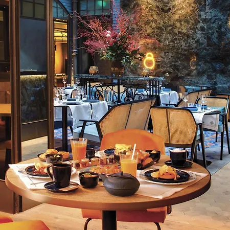 Hotel La Demeure Montaigne Parijs