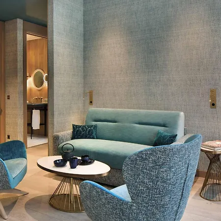 La Demeure Montaigne Paris