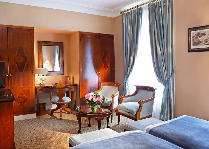 La Demeure Montaigne Hotel 5*